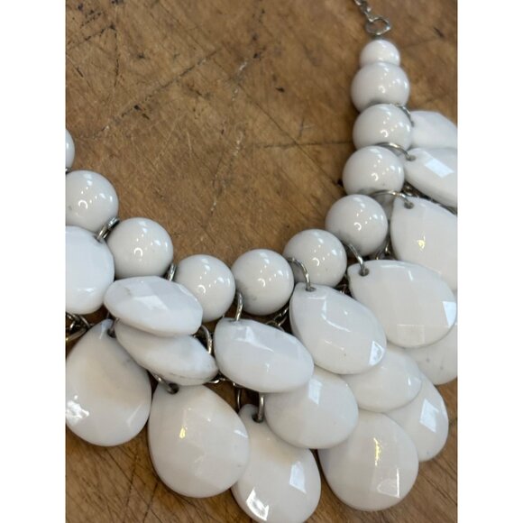 White Teardrop Bead Statement Necklace With Silver Chain - Picture 2 of 8